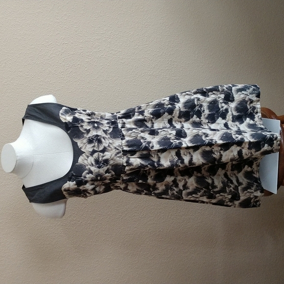 Kimchi Blue Dresses & Skirts - Kimchi Blue Sleeveless Casual Dress Size 6